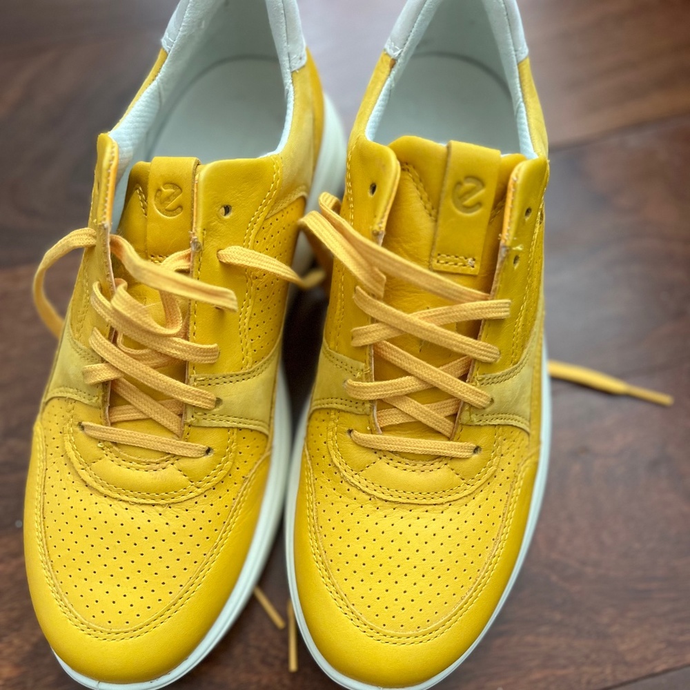 Ecco yellow mustard women sneakers us size 8 (39)